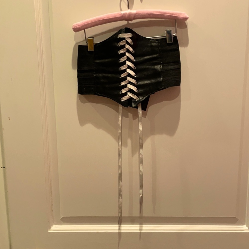 Discolored Under-bust Corset